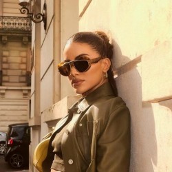 Y2K Millennial Hottie fashion sunglasses for women, Instagram influencer sunglasses, special-shaped curved futuristic sunglasses.