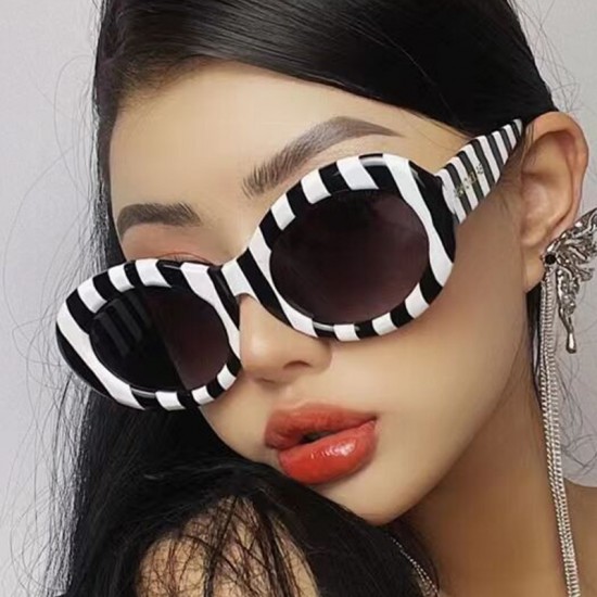 2024 new striped influencer sunglasses, toad-frame, hip-hop Instagram-style European and American street style fashion sunglasses 2024 new striped influencer sunglasses, toad-frame, hip-hop Instagram-style European and American street style fashion sunglasses