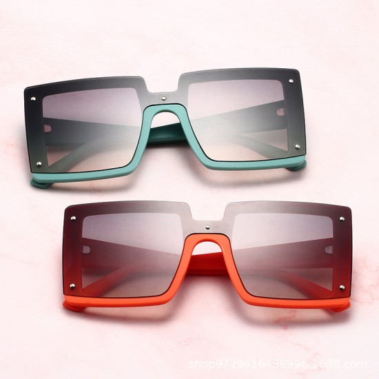 New sun-blocking framed children's glasses, high-end, fashionable street-style children's sunglasses for men and women, versatile and stylish sunglasses. New sun-blocking framed children's glasses, high-end, fashionable street-style children's sunglasses for men and women, versatile and stylish sunglasses.