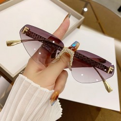 Letter F rimless diamond-studded triangular cat-eye sunglasses, new sunglasses, European and American fashion street style sunglasses