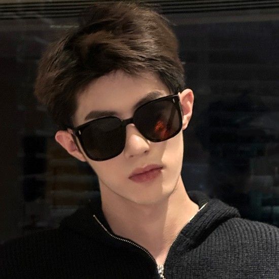 Cool, Korean-style sunglasses for men, slimming, large-faced, UV-blocking, and high-light-blocking sunglasses for women. Cool, Korean-style sunglasses for men, slimming, large-faced, UV-blocking, and high-light-blocking sunglasses for women.