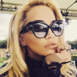 New outdoor sports cycling glasses, windproof and sun-visor sunglasses for men and women, colorful motorcycle large-frame slimming sunglasses for women.